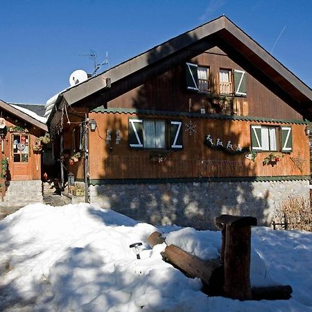 ラ・モリーナ ニウ デルズ ファルコンズ Bed & Breakfast エクステリア 写真