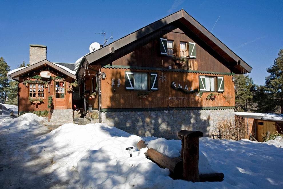 ラ・モリーナ ニウ デルズ ファルコンズ Bed & Breakfast エクステリア 写真