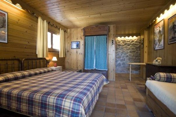 ラ・モリーナ ニウ デルズ ファルコンズ Bed & Breakfast 部屋 写真