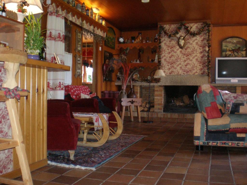 ラ・モリーナ ニウ デルズ ファルコンズ Bed & Breakfast エクステリア 写真